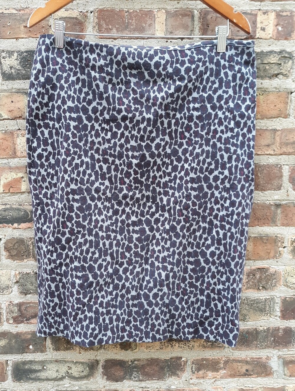 Talbots Vintage Leopard Print Pencil Skirt Size 12 Gray Burgundy Statement